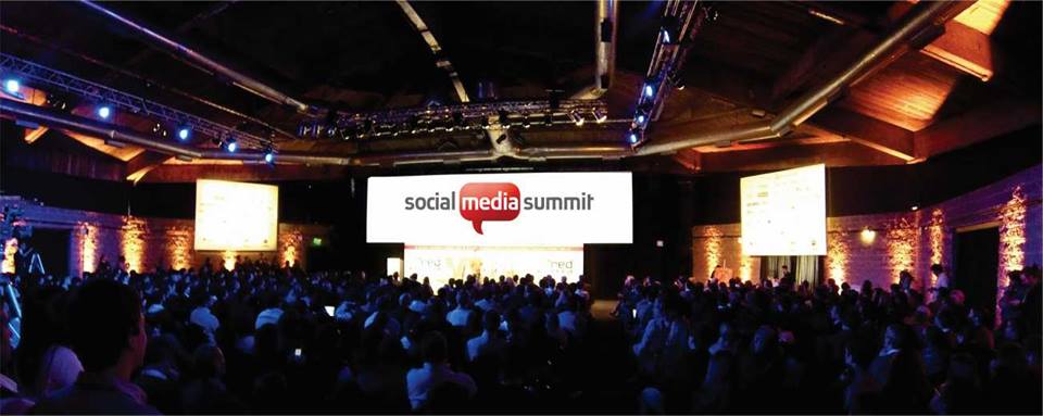 Particip la Social Media Summit